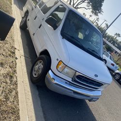 2000 Ford E-250