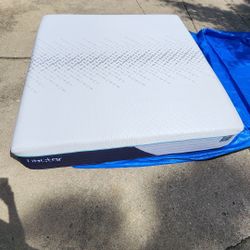 Nectar Premier Hybrid with NectarCool Technology, Full, Like New, Perfect Condition