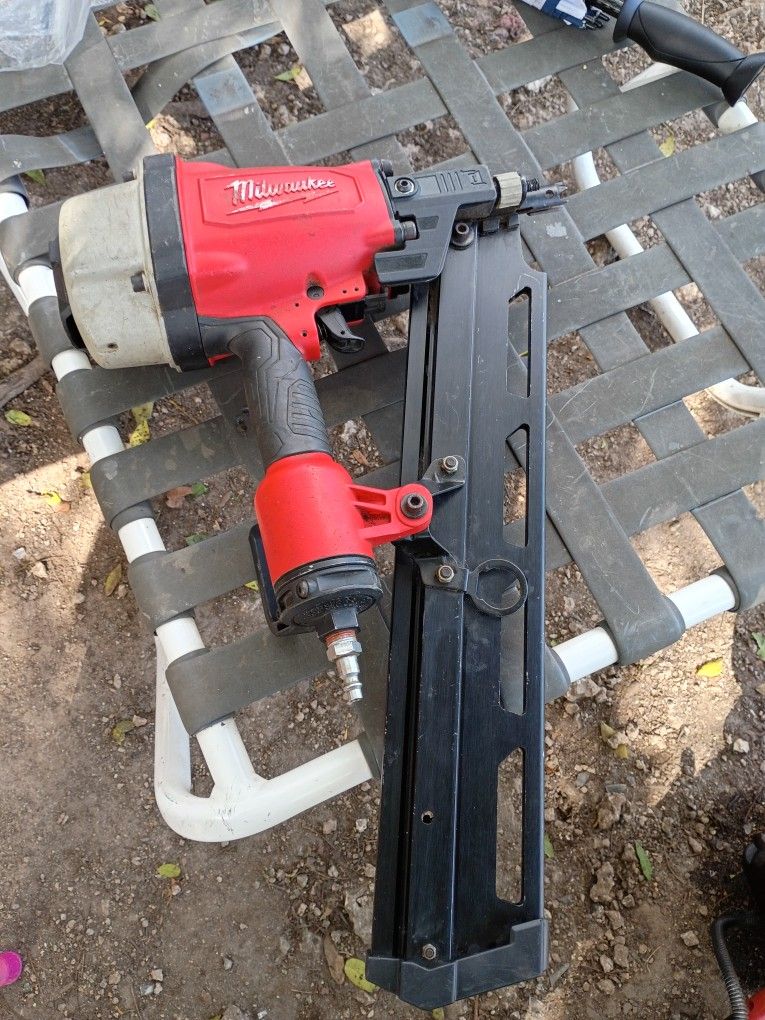 Milwaukee Nail Gun