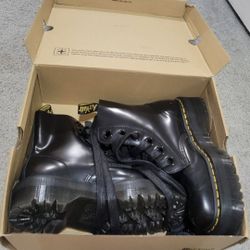 Dr. Marten’s Boots Women’s Molly Combat Boots