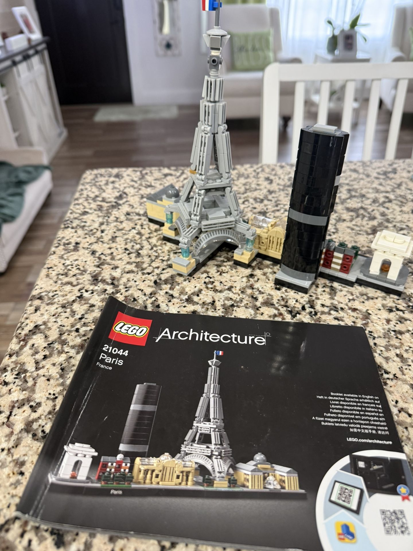 Lego Set. Architecture Paris 21044