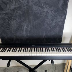 Yamaha P85 digital piano