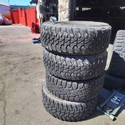 35x12.50/20 Tires 