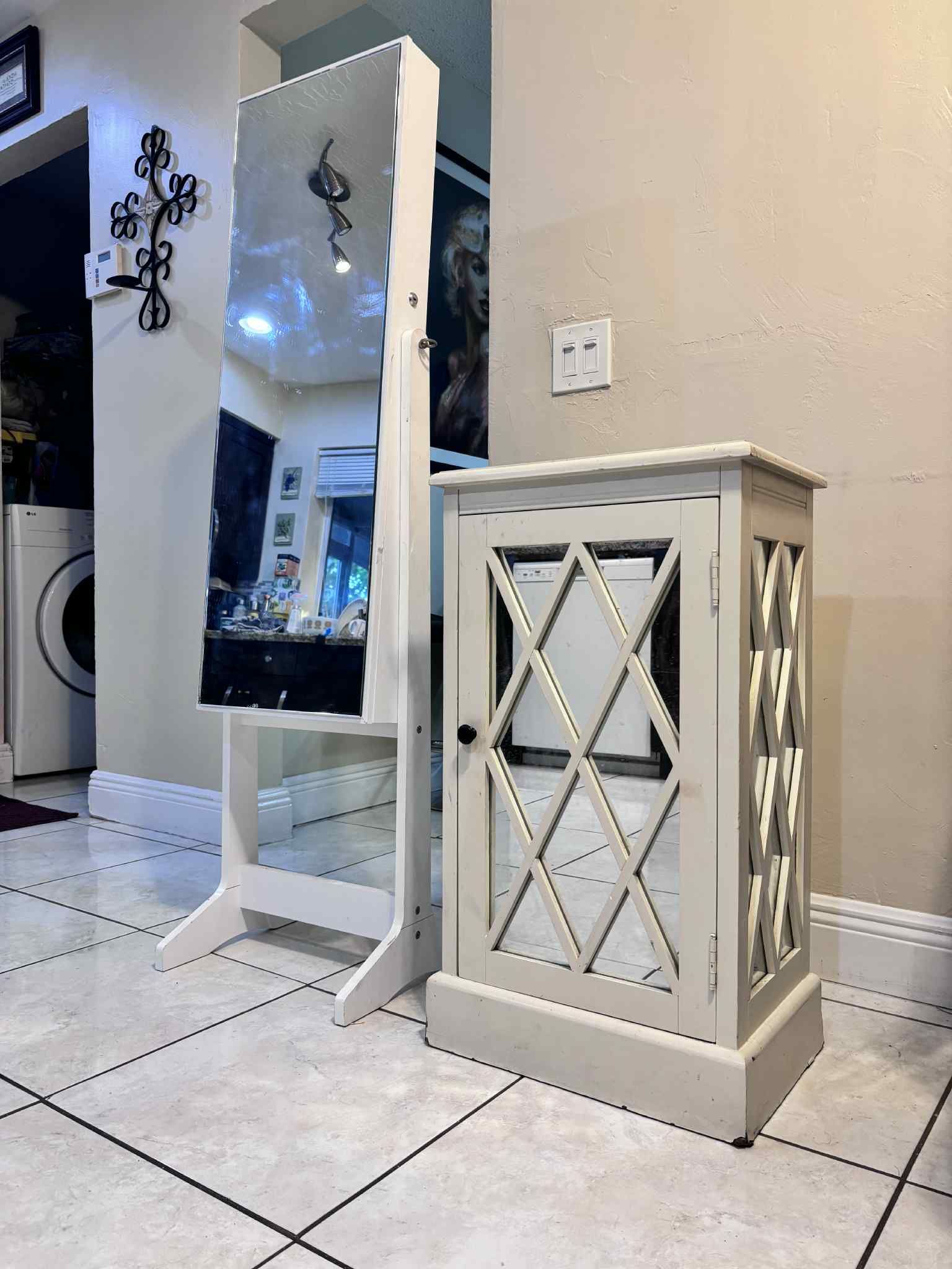 Free Standing Mirrored Jewelry Box With Mirrored Cabinet