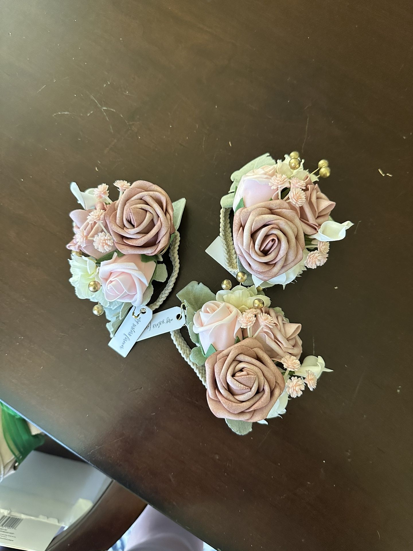 Lings Moments Wrist Corsages