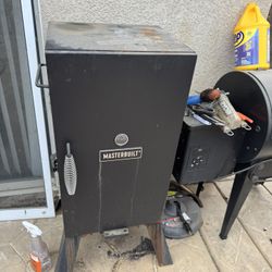 Master Built Smoker 