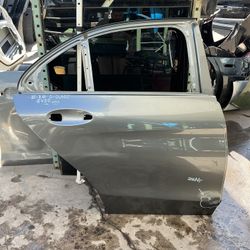 2015 - 2020 MERCEDES C-CLASS - REAR PASSENGER SIDE DOOR OEM 