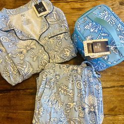 MED/Roller Rabbit Floral Blue Pajamas and Vines Soft Sided Vanity Case Blue Makeup Bag SOLD AS SET