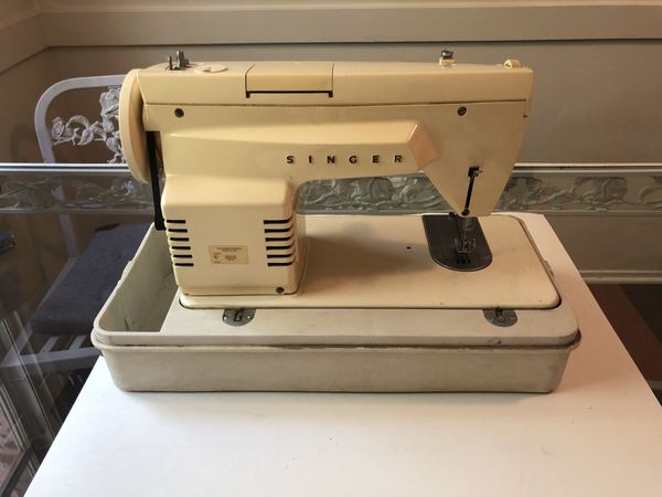 Singer 360 Fashion Mate Sewing Machine with Foot Pedal for Sale in