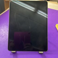 iPad Pro 12.9-Inch 6th Gen 256GB Wi-Fi + Cellular Unlocked – Silver, iPadOS 18.6.2