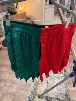 Men's Velvet Elf Shorts Green & Red Size 32-34 w/ Elastic Waistband