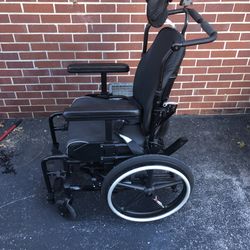 Focus Cr Wheel chair in great working condition