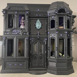 FISHER PRICE DOLL HOUSE 2010 Dollhouse Loving Family