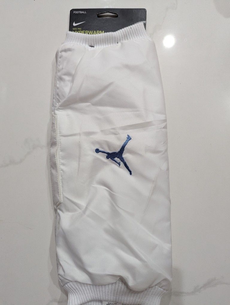Jordan Nike Pro Hyperwarm Football Handwarmer UNC North Carolina Blue NWT
