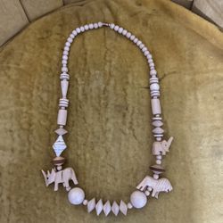 Wooden Hand Carved Necklace  ñ Monroeville