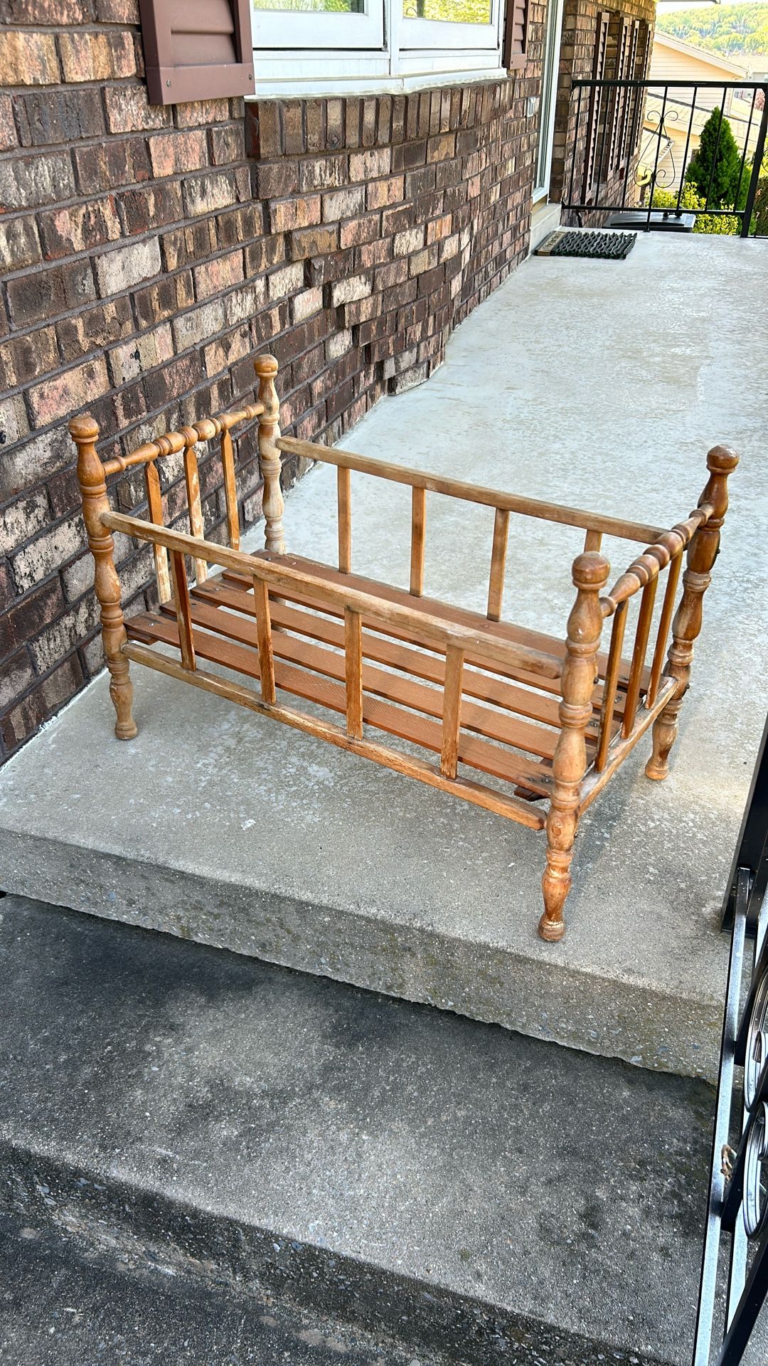 Doll crib