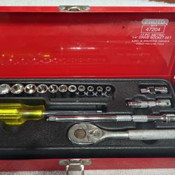 Proto 17 Pc 1/4 Drive Metric Socket Set 