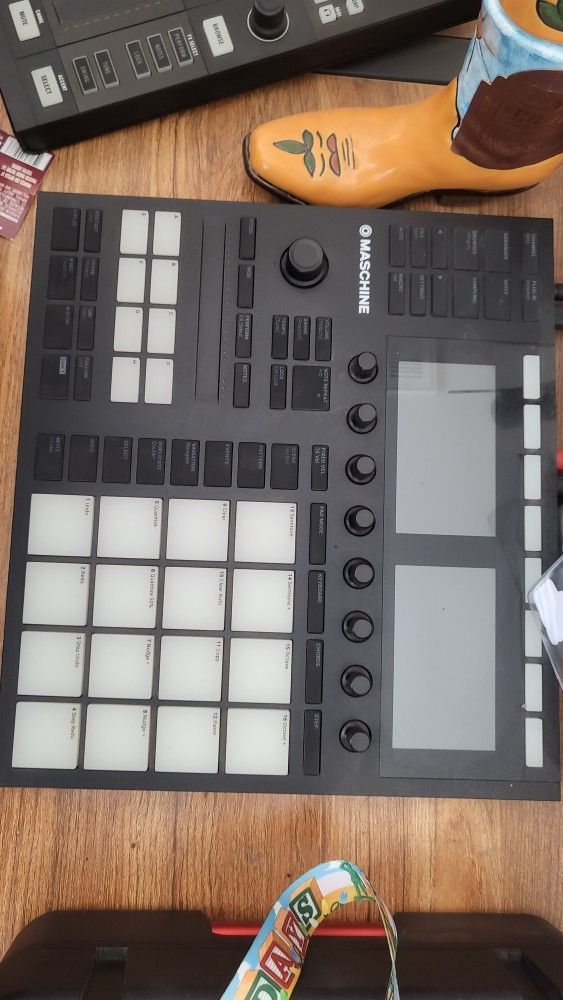 Native Instruments Machine Mk3 And Machine Jam And Complete Control 32 Keys Midi Keyboad