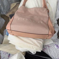 Coach Signature Horse and Carriage Jacquard Leather Dalton Shoulder Bag. Color: Faded Lunch 100% Authentic  In Excellent Condition .