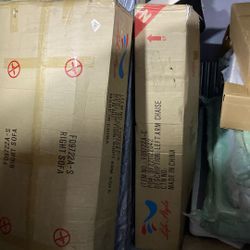 White Sectional Sofa With Left Chaise(clearance ‼️)