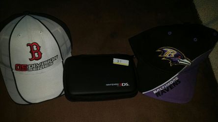Nintendo 3DS case and caps