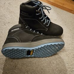 Dewalt Woman's Steel Toe Sz 7.5