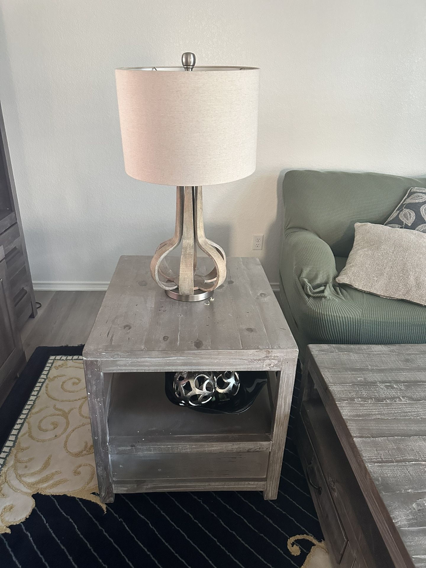 Coffee Table With Side Table And 2 Lumps