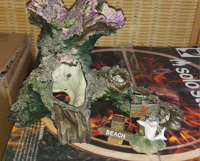 Fish tank decor $15
