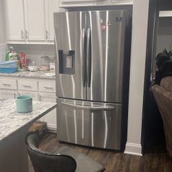 Samsung  27-cu ft French Door Refrigerator 