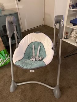 Graco  baby swing