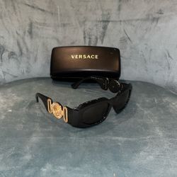 Versace Sunglasses Model 4425U