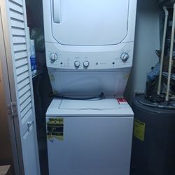 GE STACKABLE WASHER AND DRYER
