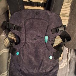NEWBORN / TODDLER  CARRIER 