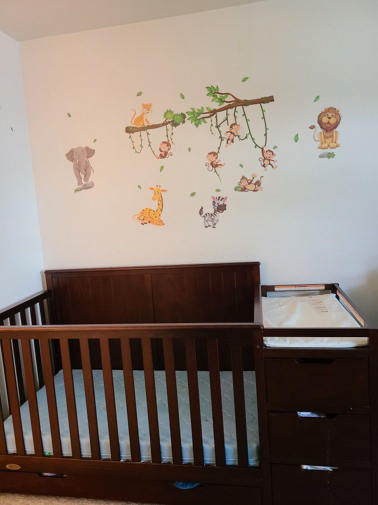 Crib/changing Table And 2 Bassinets Bundle