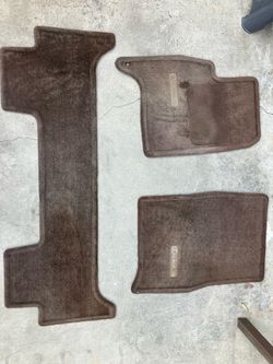 Fold away rear seat set.