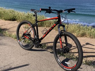 Giant Talon3. 24 Speed Large Size Lightweight Aluminum Frame With Hydraulic Disc Brakes 