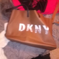 DKNY BAG you Can Use For WHATEVER it's Kinda Like RUBBER so Good Beach Bag $5.00