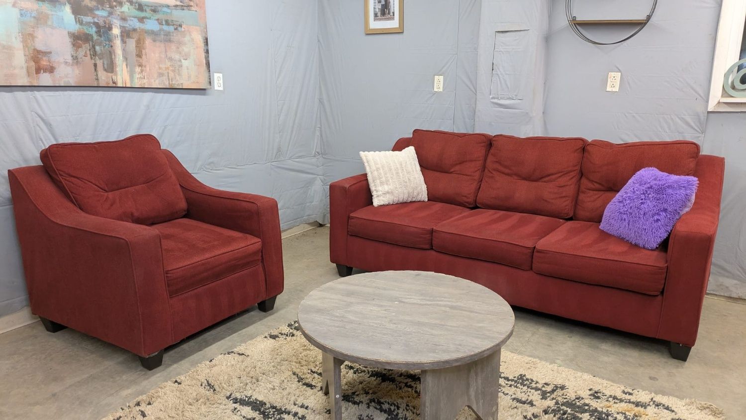 🛋️💥 Red Broyhill Sofa And Seat 💥 Free Delivery And Financing Available!