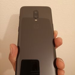 OnePlus 6t(128gigs)... FACTORY UNLOCKED!!!...NO TRADE