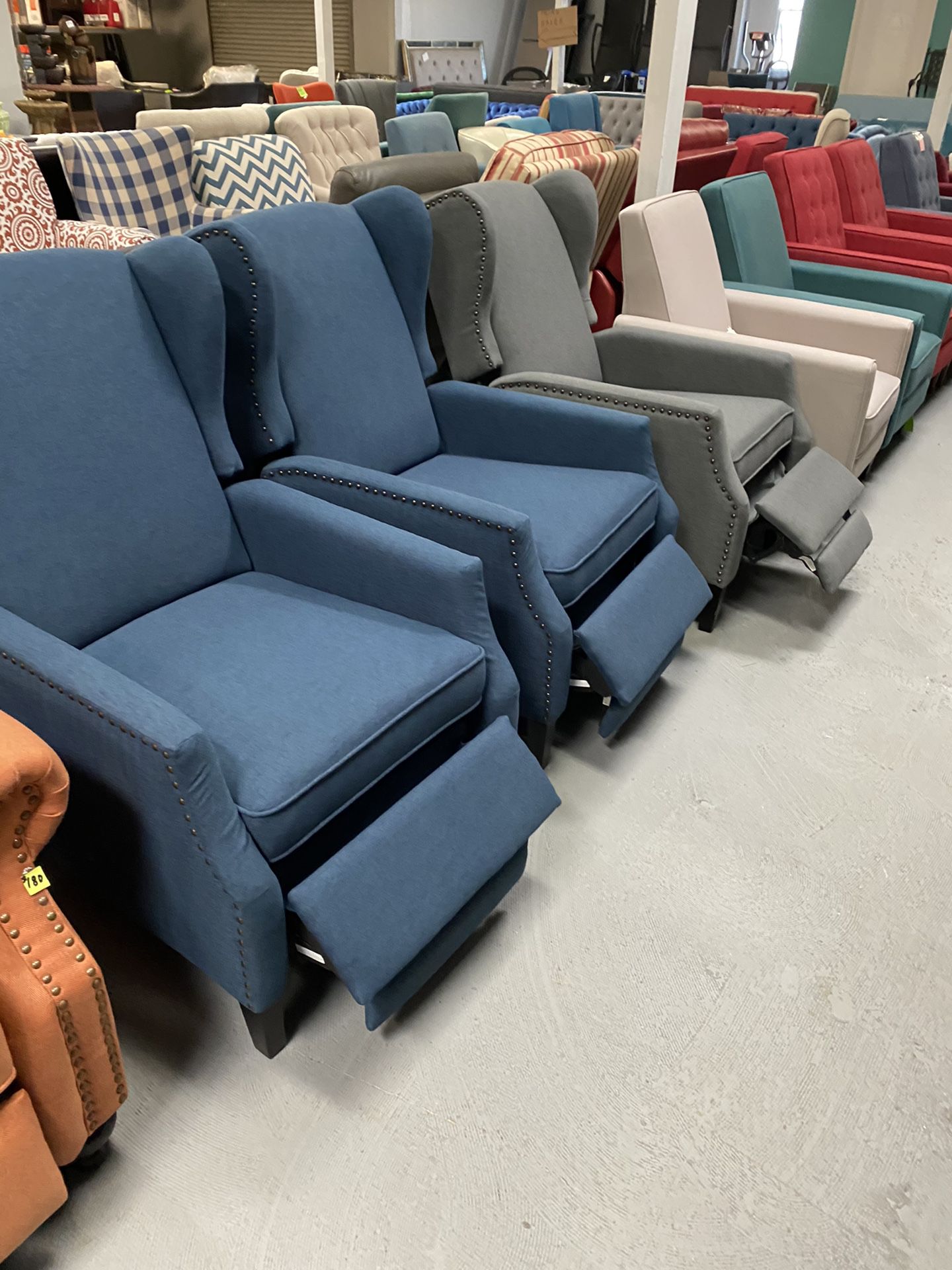 Recliner sofa chairs