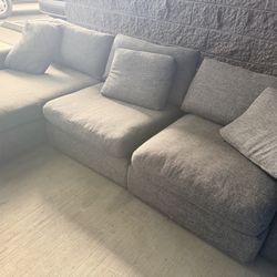 Sectional couch sofa (Free delivery)🚚