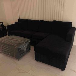 💥 Brand New Black Sectionals With Free Ottoman 