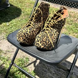 Women’s Animal Print Heel Size 9 