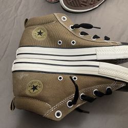 Converse Size 4 Juniors