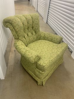 Cute Vintage Side Chair