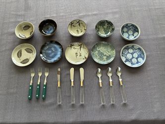 Authentic Vintage Japanese Ceramic Dipping Sauce Bowl and Dish, set of 5, new, approx dimensions bowl 3 1/2” dish 4 1/2”, 3 sets of utensils, 19 piece