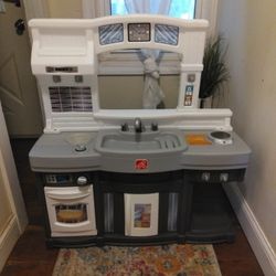 Step 2 Play Kitchen 
