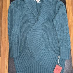 BRAND NEW CARDIGAN SWEATER
