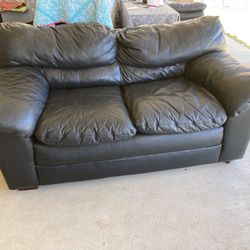 LEATHER COUCHES