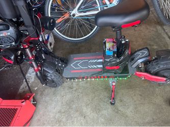 Electric scooter fast with mods and speakers